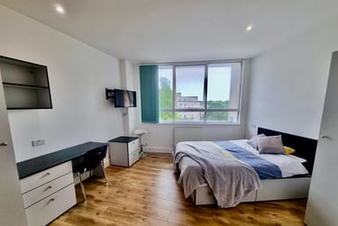 1 bed studio, 2A Old Town Street, City Centre, Plymouth, PL11AE - Image 2